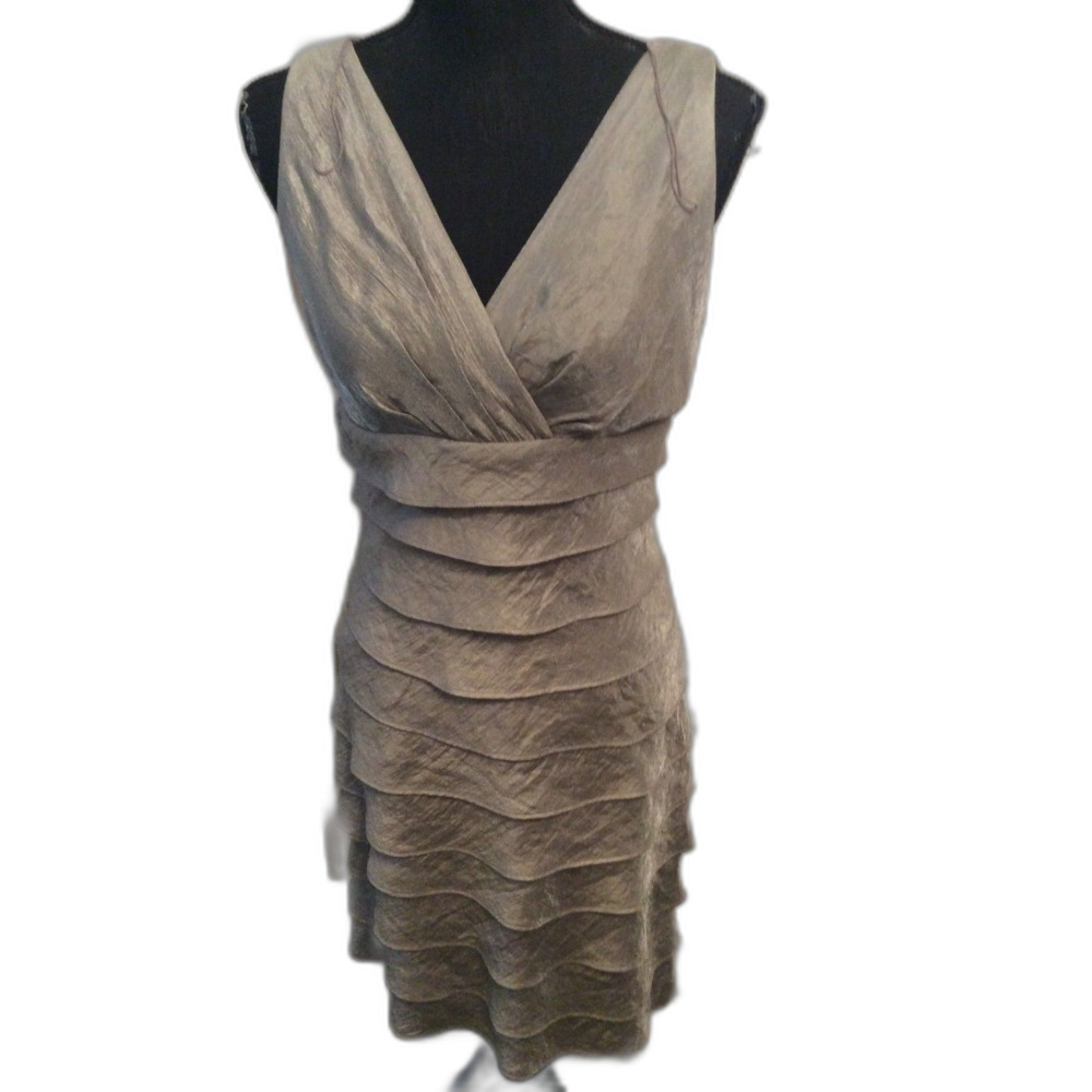 London Times size 8 Gold Champagne Tiered Dress V Neck sleeveless Fairy